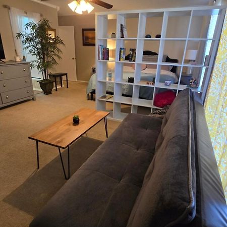 Charming Central Amarillo Retreat With A Jacuzzi 외부 사진