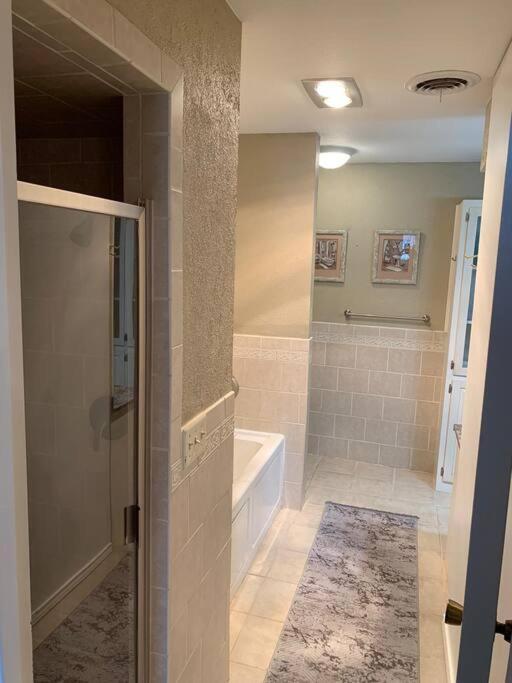 Charming Central Amarillo Retreat With A Jacuzzi 외부 사진